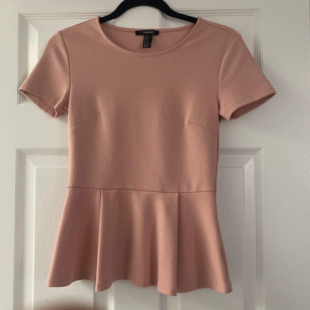 FOREVER 21 - Dusty Pink Peplum top - Size Small